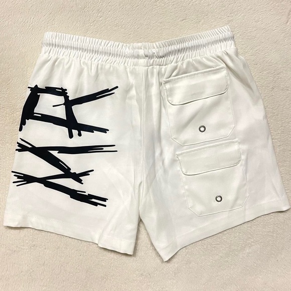 Shorts - Picture 3 of 3